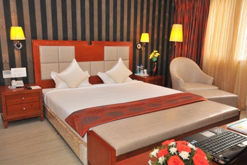 Hotel Paraag Μπανγκαλόρ Εξωτερικό φωτογραφία